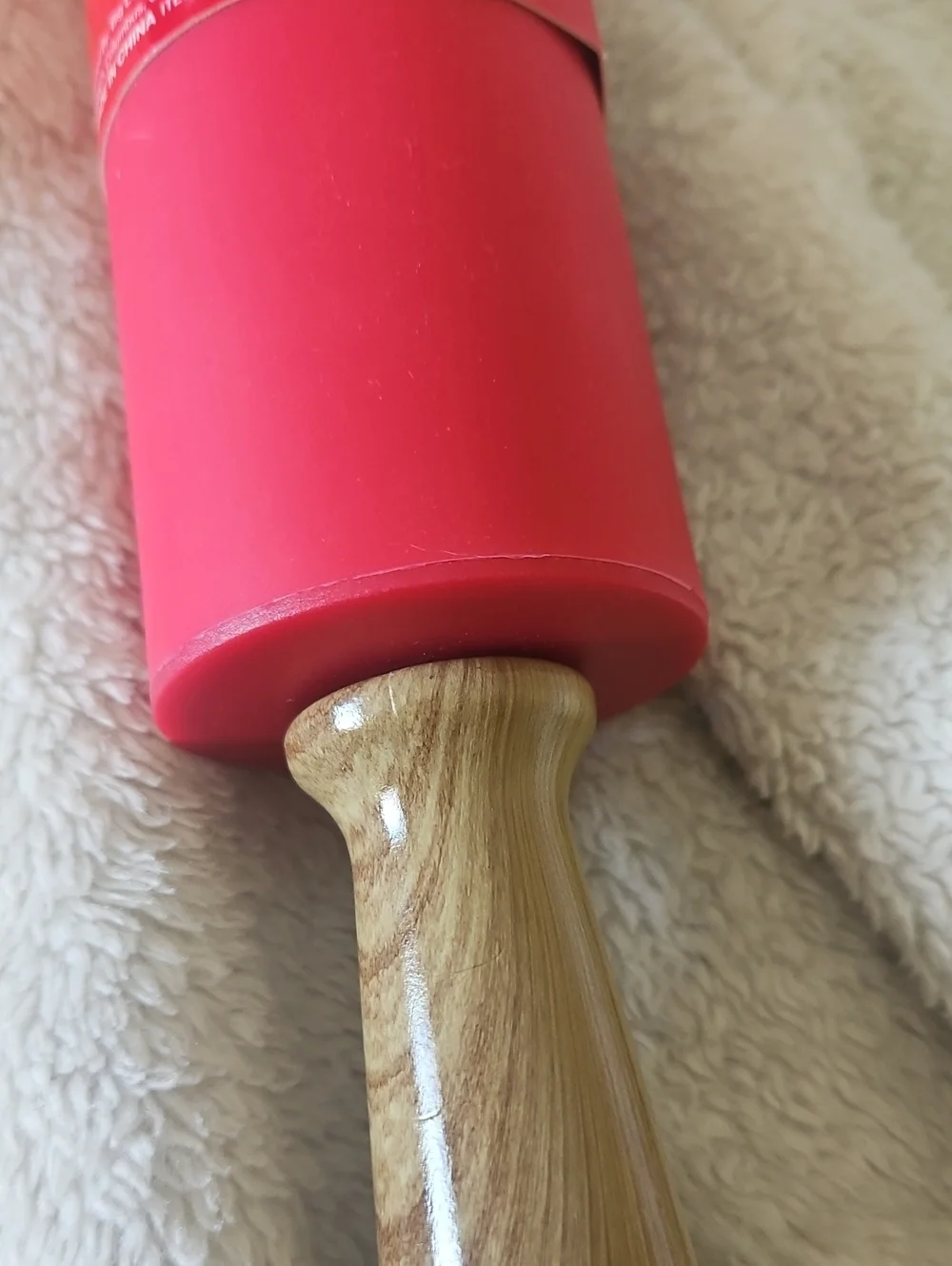 Lot Of Winter Wonder Lane 3 Cup Deluxe Flour Sifter $ Silicone Rolling Pin Red